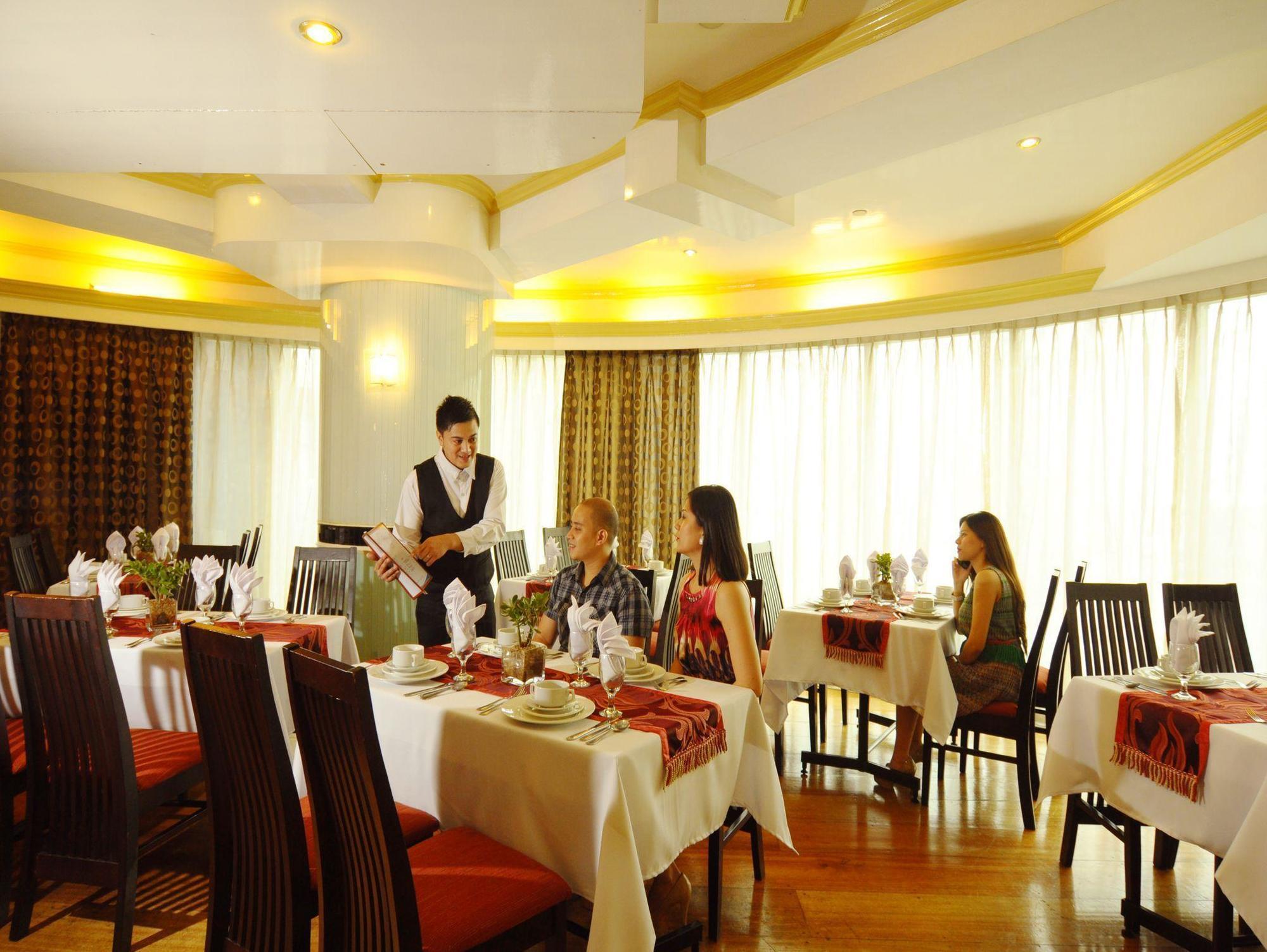 Oxford Suites Makati Makati City Ngoại thất bức ảnh