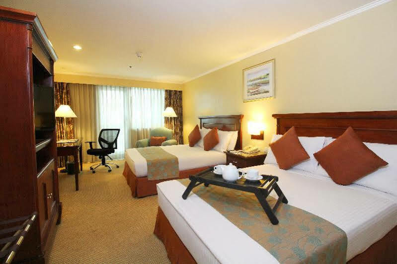 Oxford Suites Makati Makati City Ngoại thất bức ảnh